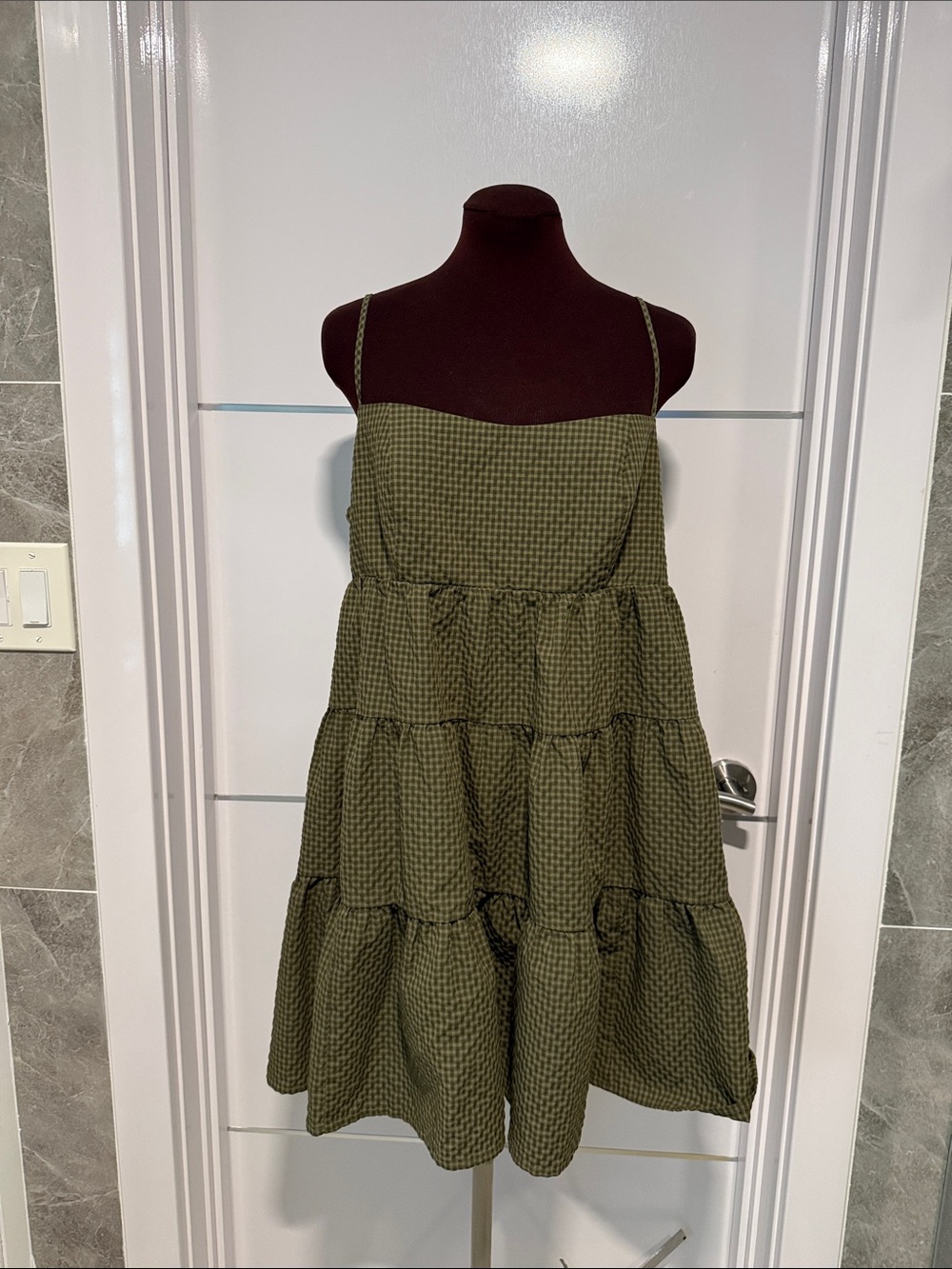 NWOT Urban Outfitters Kimchi Blue Olive Green Tiered Backless Sundress Size XL - Picture 9 of 11